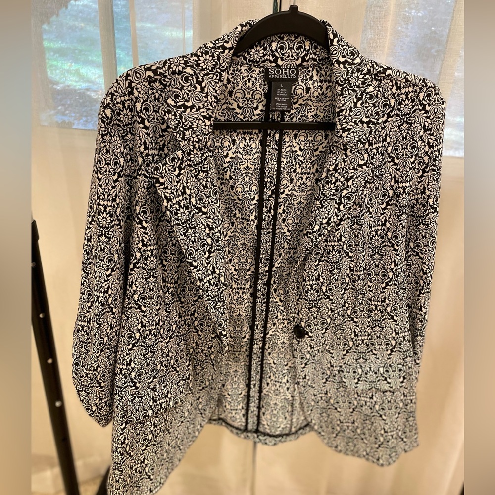 Soho Apparel LTD. large paisly blazer jacket